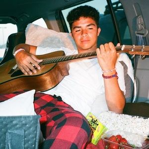 Meet your Posher, Kai